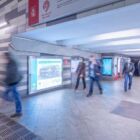 Кристалайт на станции метро 