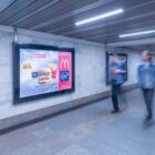 Кристалайт на станции метро 