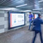Кристалайт на станции метро 