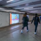 Кристалайт на станции метро 