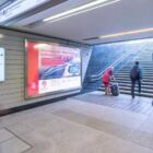 Кристалайт на станции метро 