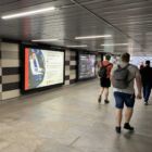 Кристалайт на станции метро 