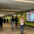 Кристалайт на станции метро 