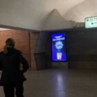 Кристалайт на станции метро 