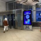 Кристалайт на станции метро 