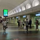 Кристалайт на станции метро 