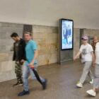 Кристалайт на станции метро 