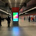 Кристалайт на станции метро 