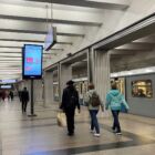 Кристалайт на станции метро 
