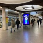 Кристалайт на станции метро 