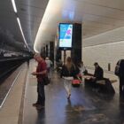 Кристалайт на станции метро 
