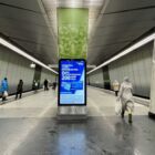 Кристалайт на станции метро 