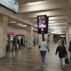 Кристалайт на станции метро 