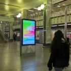 Кристалайт на станции метро 