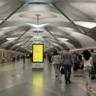 Кристалайт на станции метро 