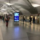 Кристалайт на станции метро 