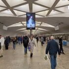 Кристалайт на станции метро 