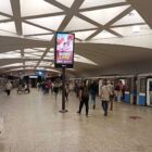 Кристалайт на станции метро 
