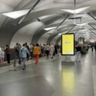 Кристалайт на станции метро 