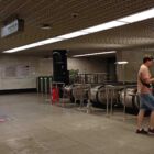 Кристалайт на станции метро 
