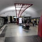 Кристалайт на станции метро 