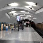 Кристалайт на станции метро 