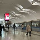 Кристалайт на станции метро 