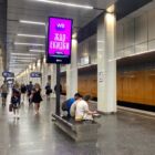 Кристалайт на станции метро 