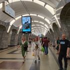 Кристалайт на станции метро 