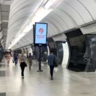 Кристалайт на станции метро 