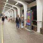 Кристалайт на станции метро 