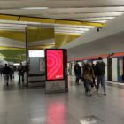 Кристалайт на станции метро 