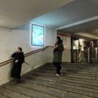 Кристалайт на станции метро 