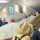 Кристалайт на станции метро 