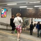 Кристалайт на станции метро 