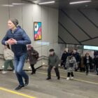 Кристалайт на станции метро 