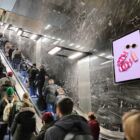 Кристалайт на станции метро 