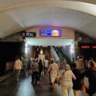 Кристалайт на станции метро 