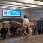 Кристалайт на станции метро 
