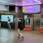 Кристалайт на станции метро 