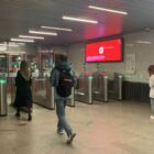 Кристалайт на станции метро 