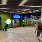 Кристалайт на станции метро 